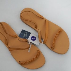 Universal Thread Sandals Size 6